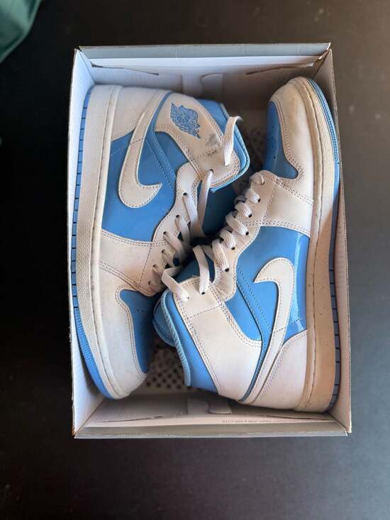Jordan 1 Mid SE Legend Blue Patent Leather FZ2142-114